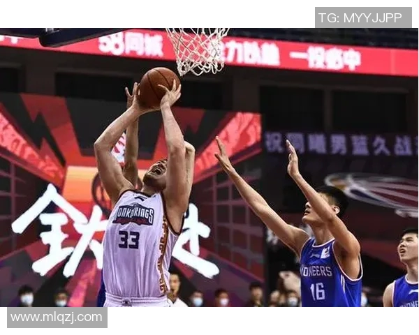 南京同曦对阵深圳篮球比赛直播全程回顾与精彩瞬间分析