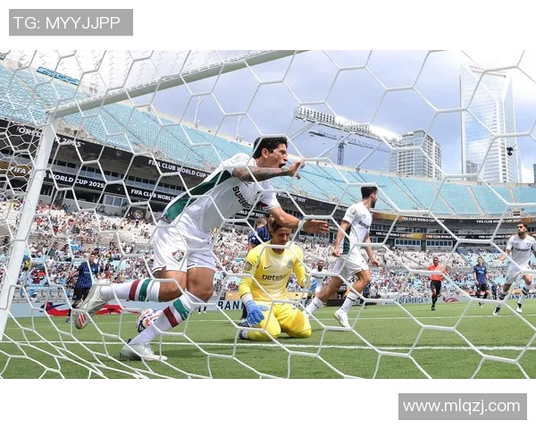 弗鲁米与捍卫竞技的巅峰对决展现足球魅力与激情的较量