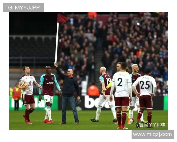 曼联主场迎战伯恩利争夺英超积分榜重要三分之战